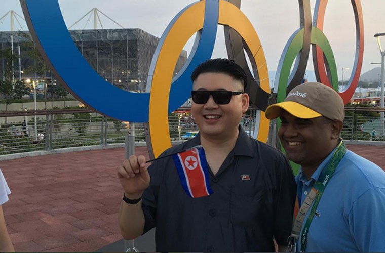 “Ban sao” ong Kim Jong-un gay sot o Olympic Rio 2016-Hinh-8